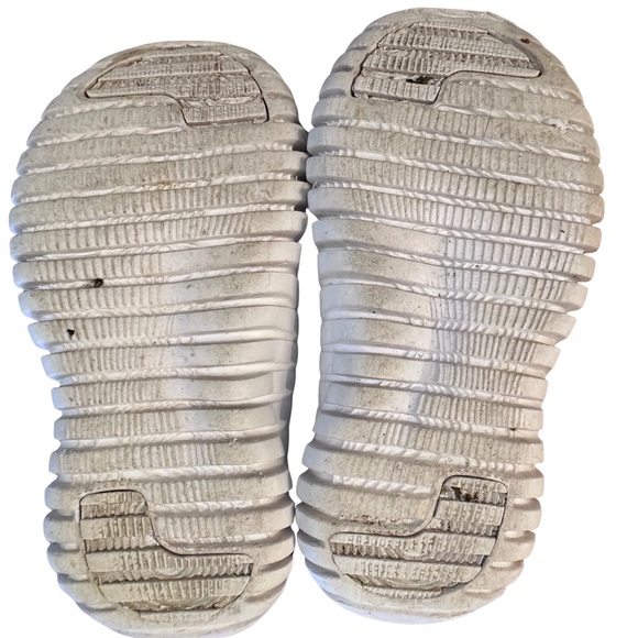 New Balance Kids Sneakers in Black and Purple - Picture 13 of 13